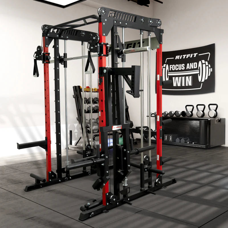 RitFit AT02A Hack Squat Aufsatz an einem großen schwarzen und roten Trainingsgestell im Gym